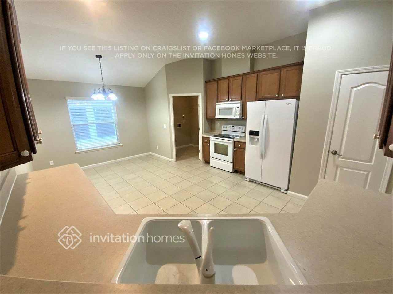 3675 Blue Wing Ct - Photo 5 of 18