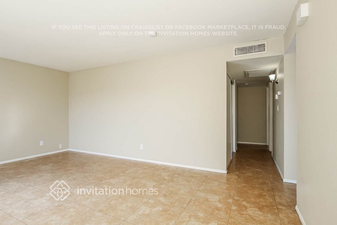 5414 W Wilshire Dr - Photo 3 of 17