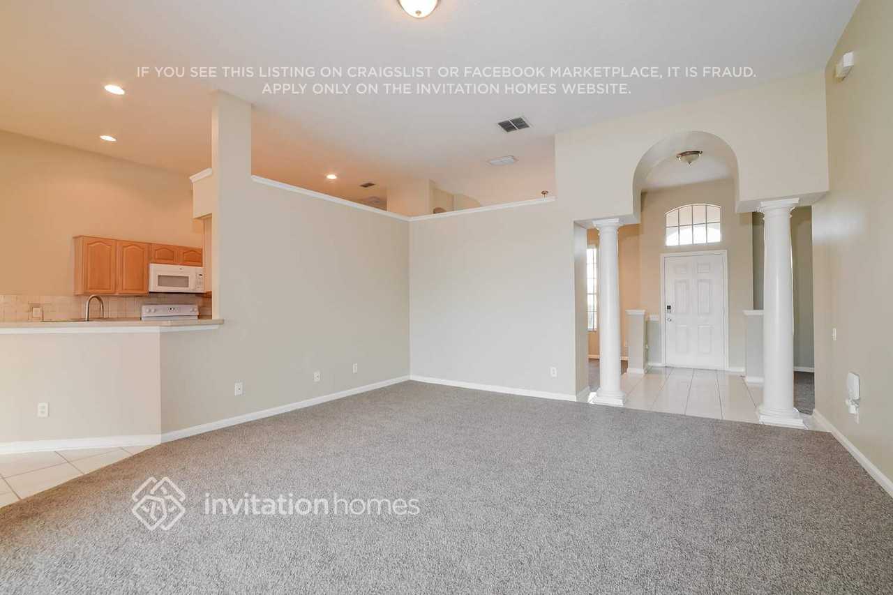 2732 Herons Landing Dr - Photo 4 of 17