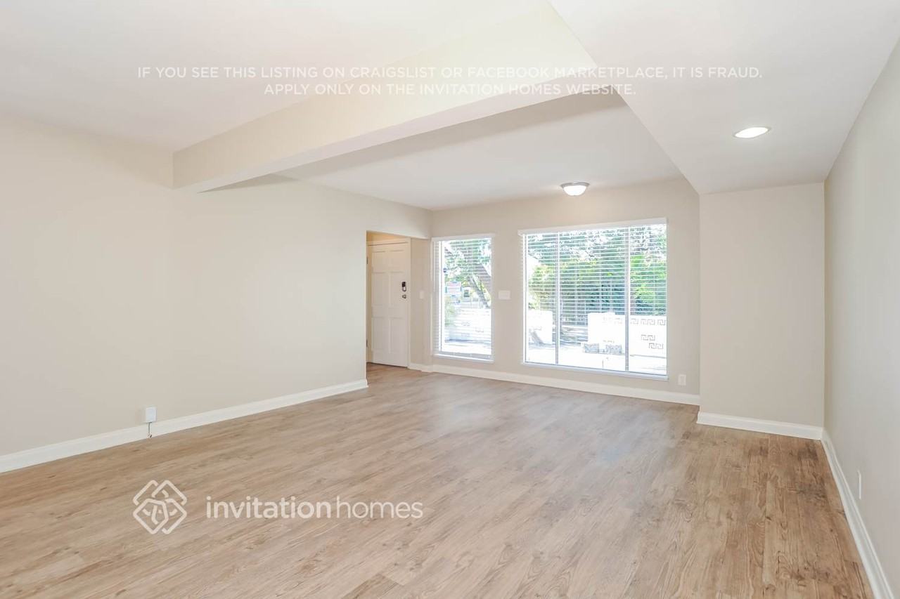 8002 Crosnoe Ave - Photo 3 of 17