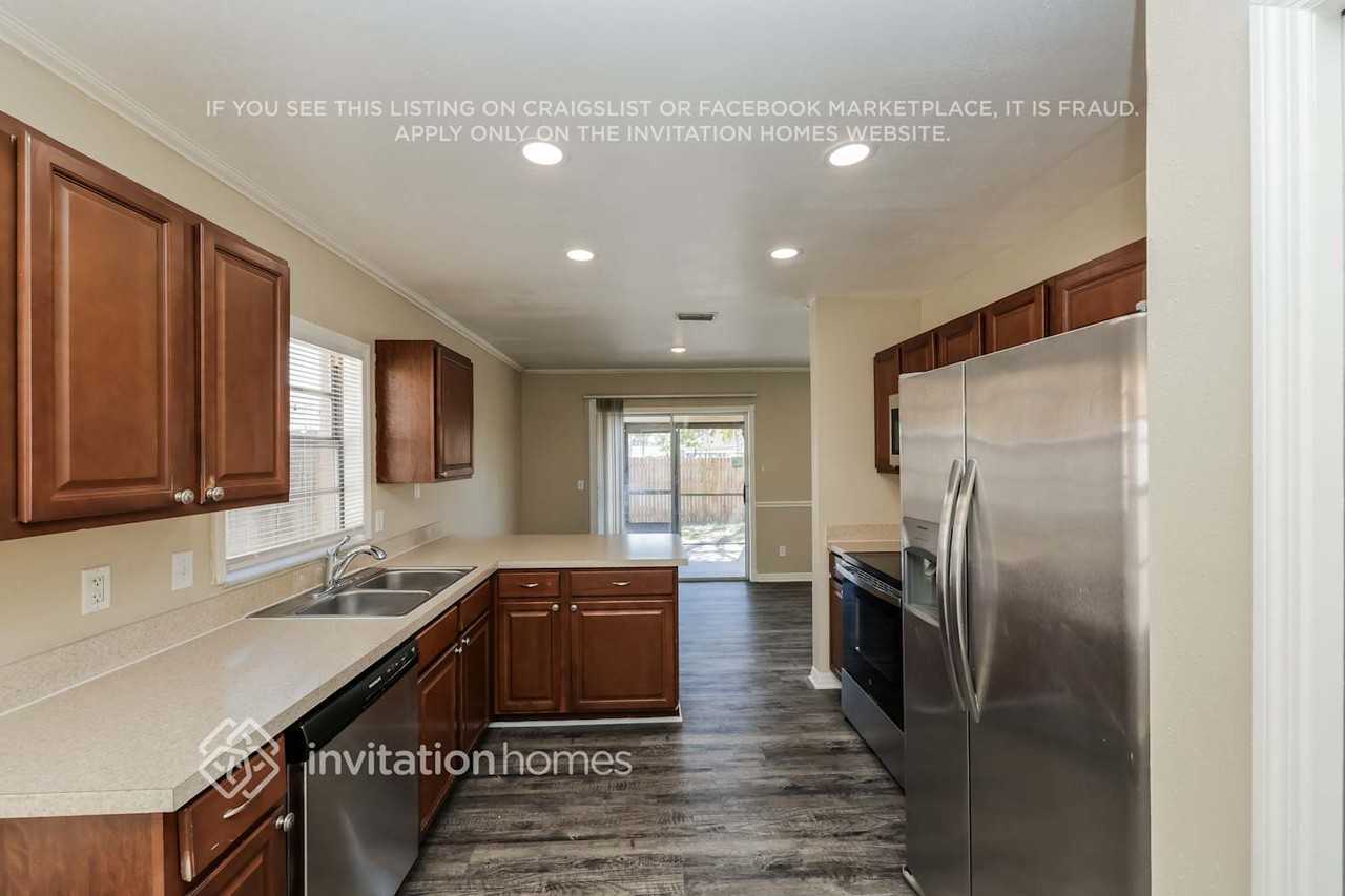 9030 Dixiana Villa Cir - Photo 6 of 17