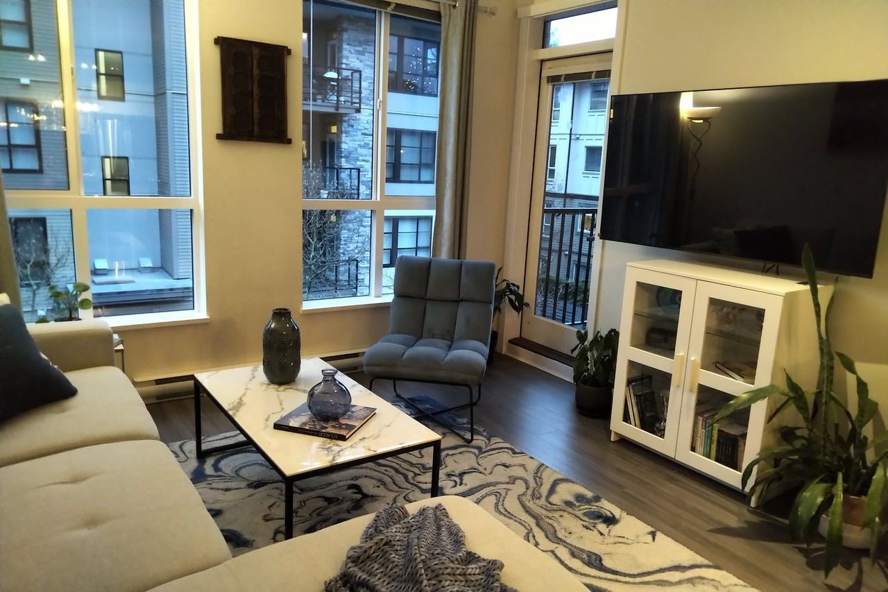 1135 Windsor Mews - Photo 3 of 15