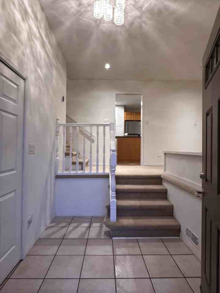 32729 Boult Ave - Photo 3 of 4