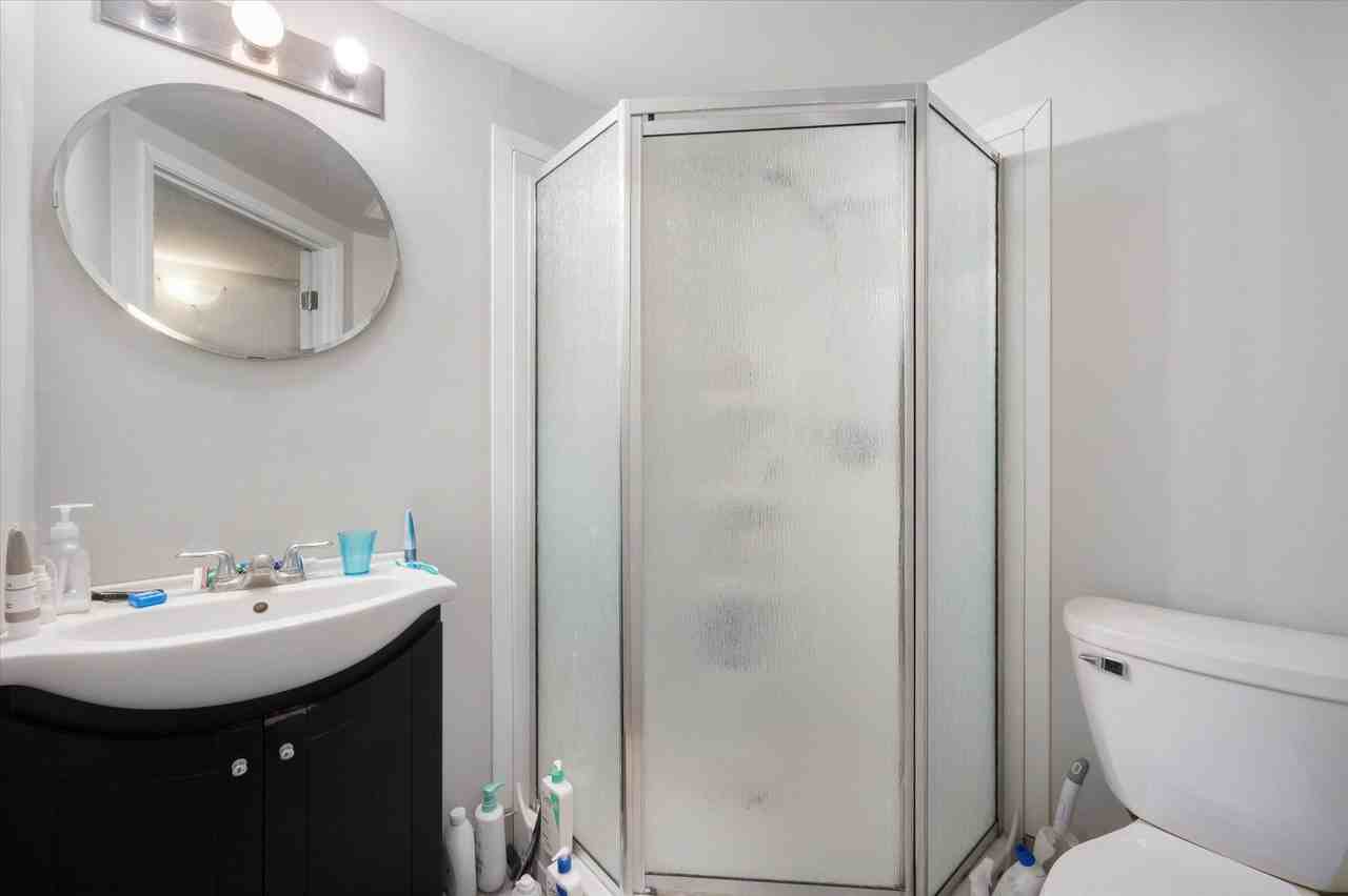 110 University Ave W - Photo 6 of 12