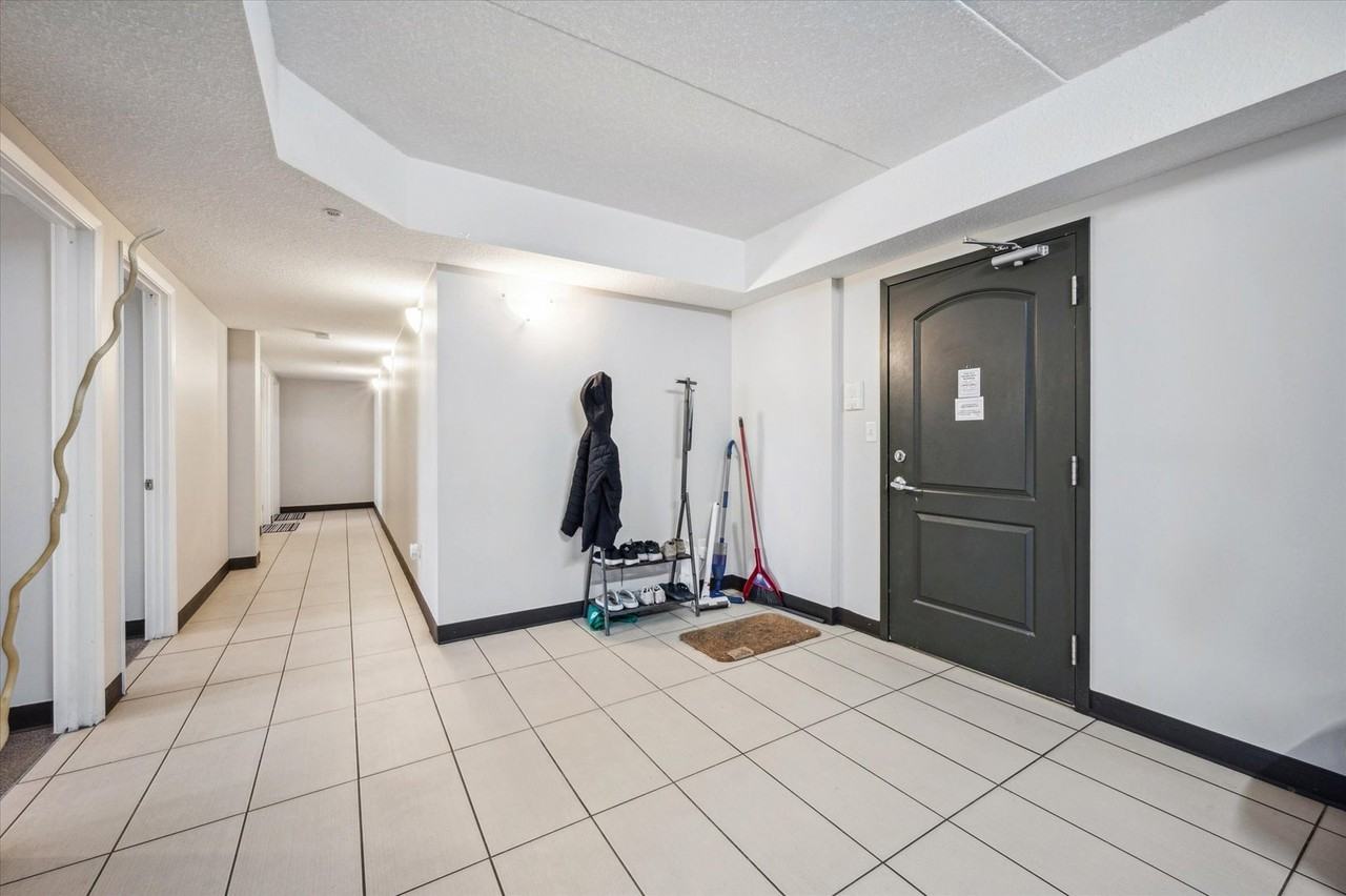 110 University Ave W - Photo 7 of 12