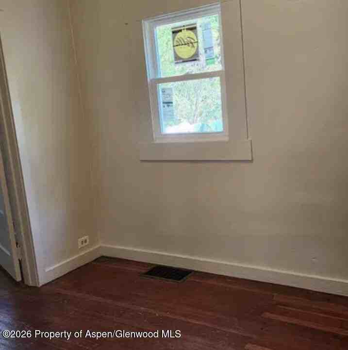 838 Breeze St - Photo 3 of 6