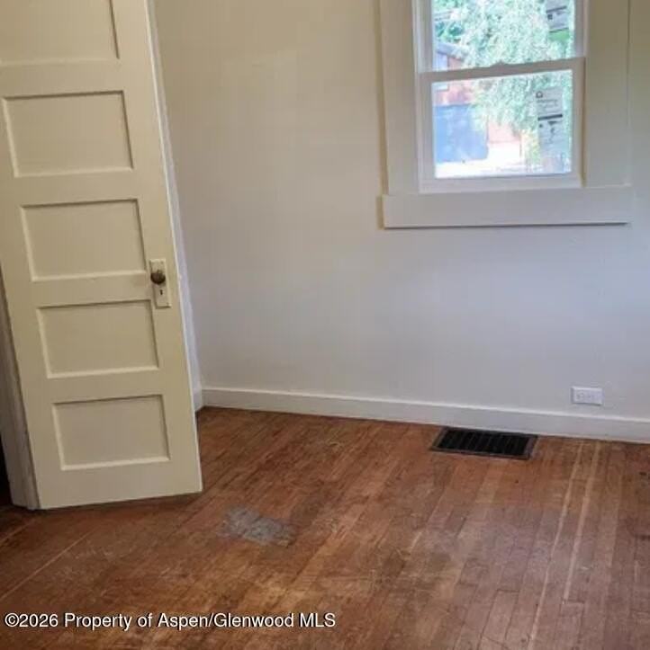 838 Breeze St - Photo 4 of 6
