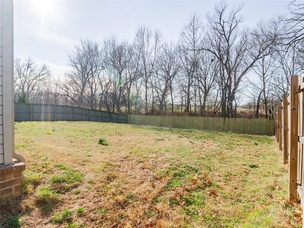 904 Sw Green World St - Photo 2 of 27