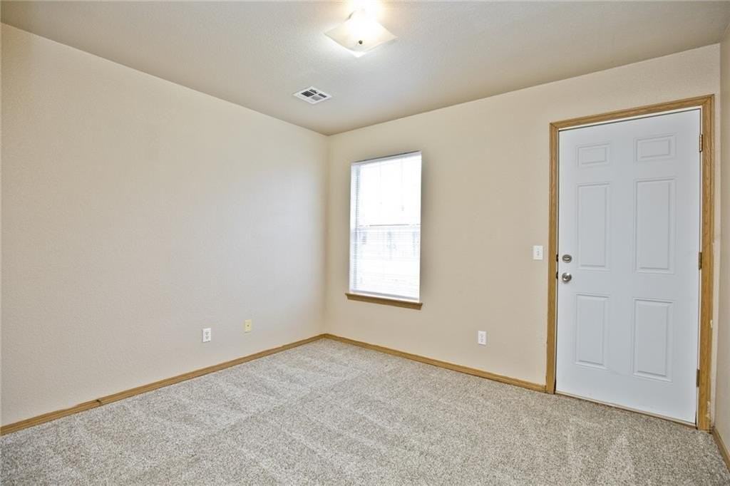 502  SE A  ST Unit #3 #3 - Photo 2 of 10