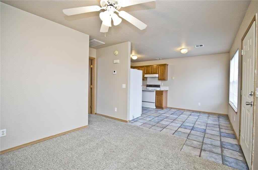 502  SE A  ST Unit #3 #3 - Photo 4 of 10