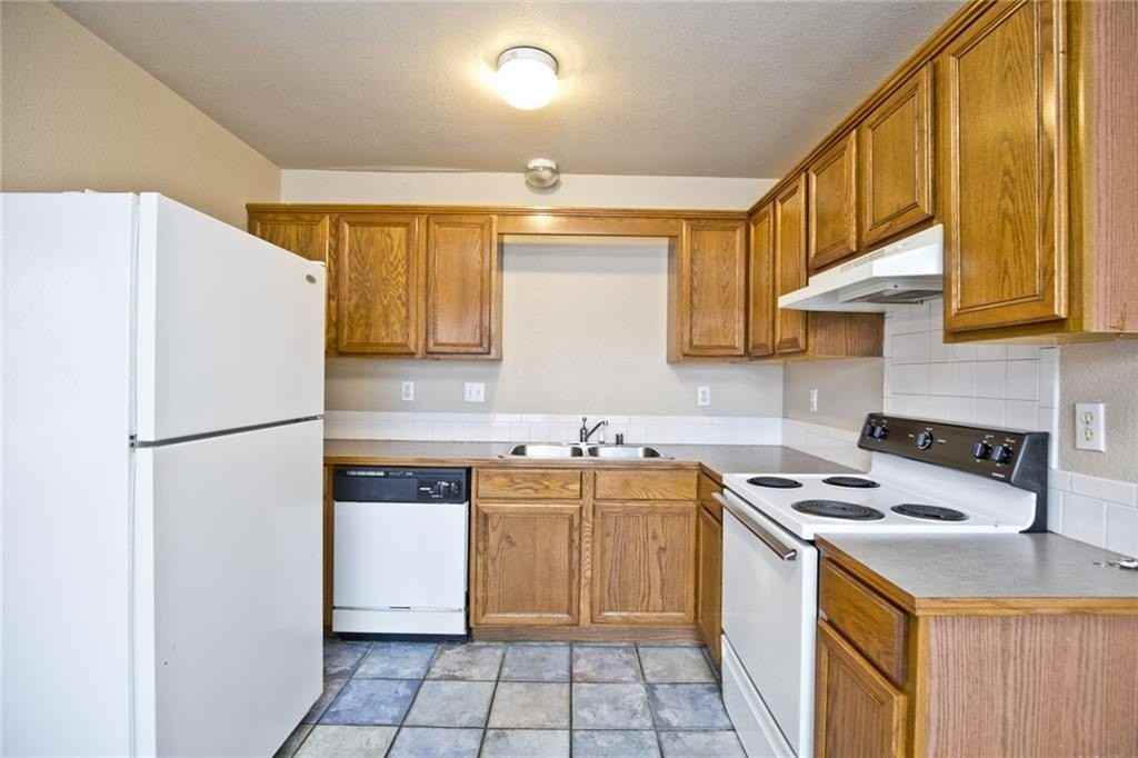 502  SE A  ST Unit #3 #3 - Photo 5 of 10