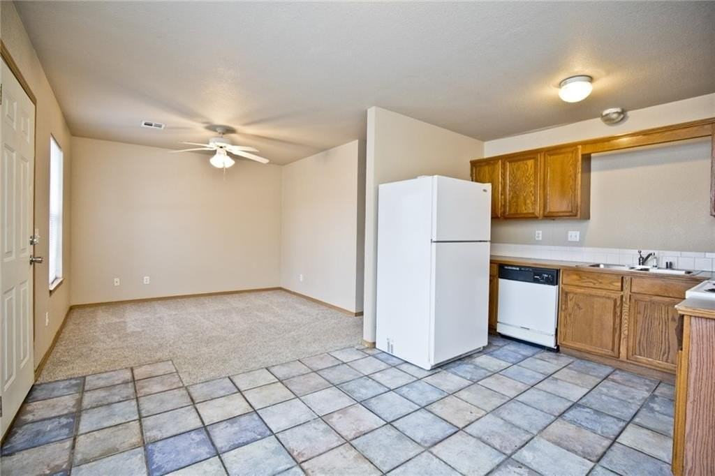 502  SE A  ST Unit #3 #3 - Photo 7 of 10