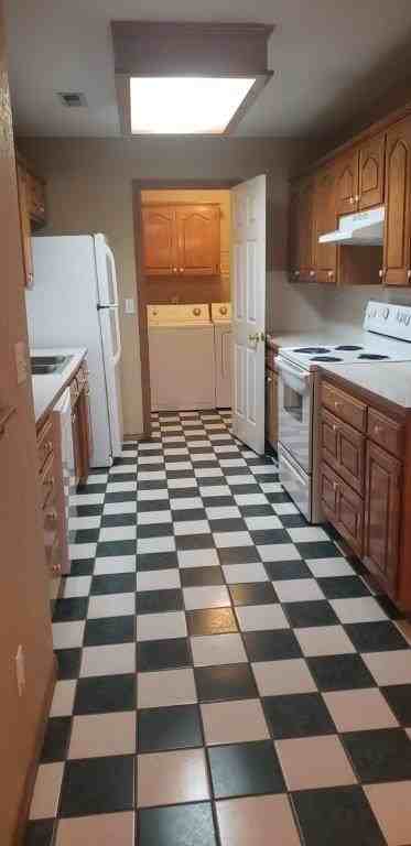 1301 Se 21st St - Photo 5 of 8