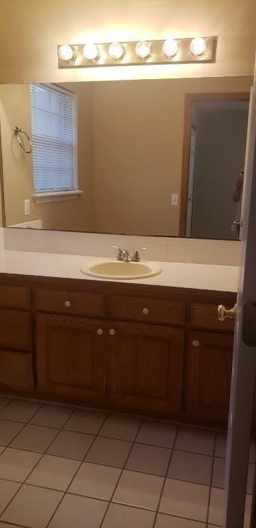 1301 Se 21st St - Photo 7 of 8