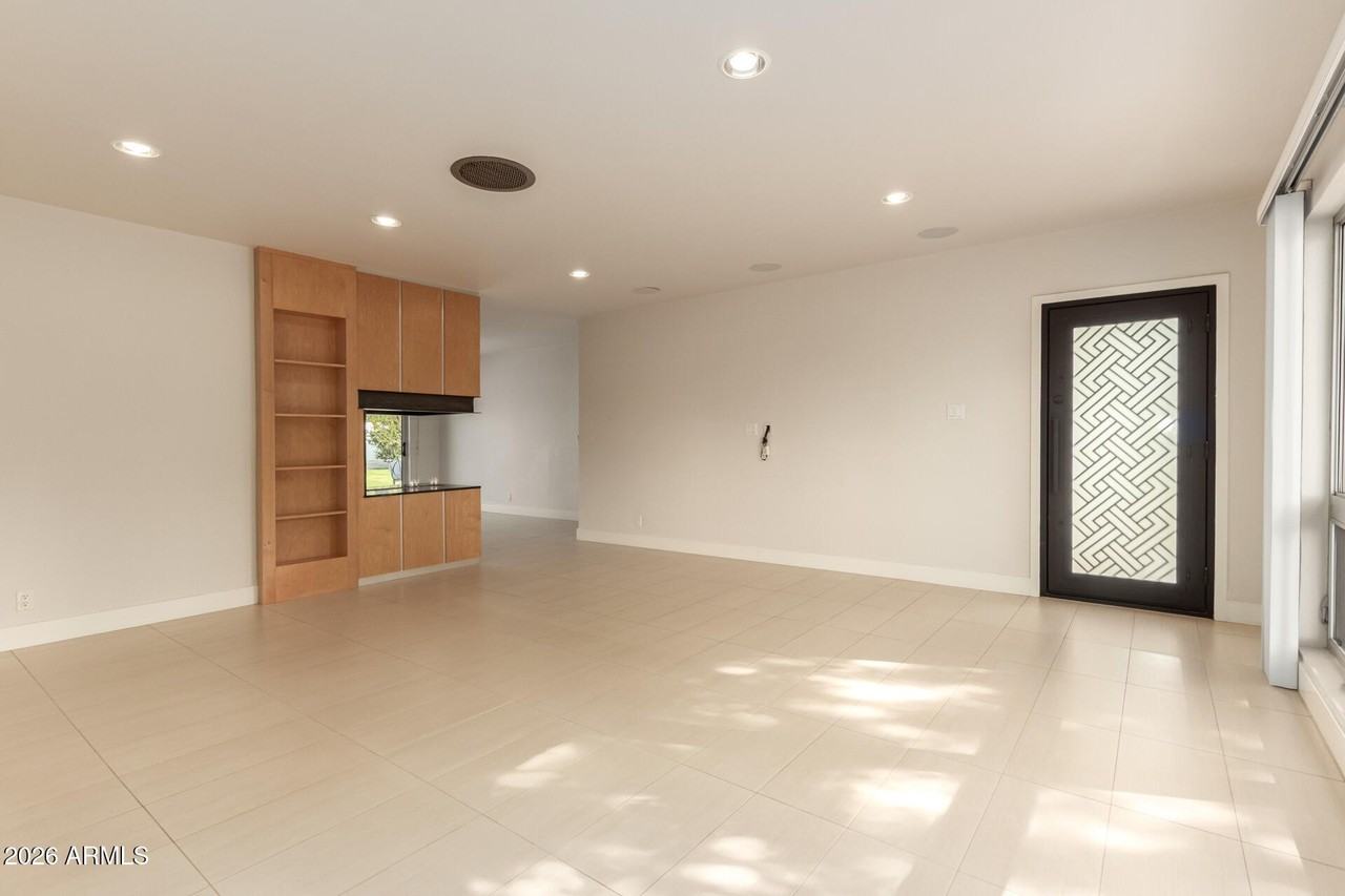 1942 E Marshall Ave - Photo 6 of 46