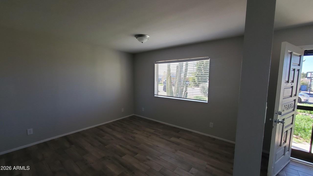 905 N Ocotillo Dr - Photo 3 of 24
