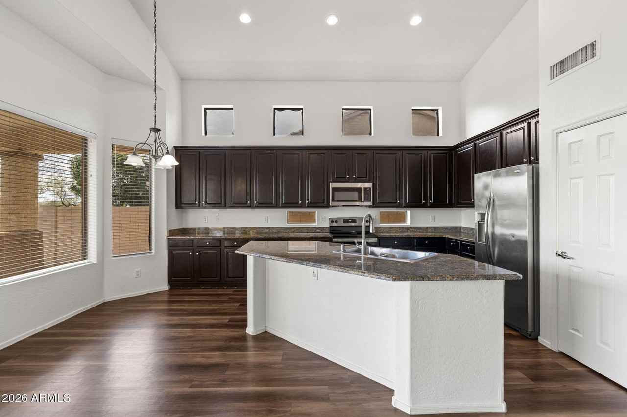 7803 E Nestling Way - Photo 6 of 37