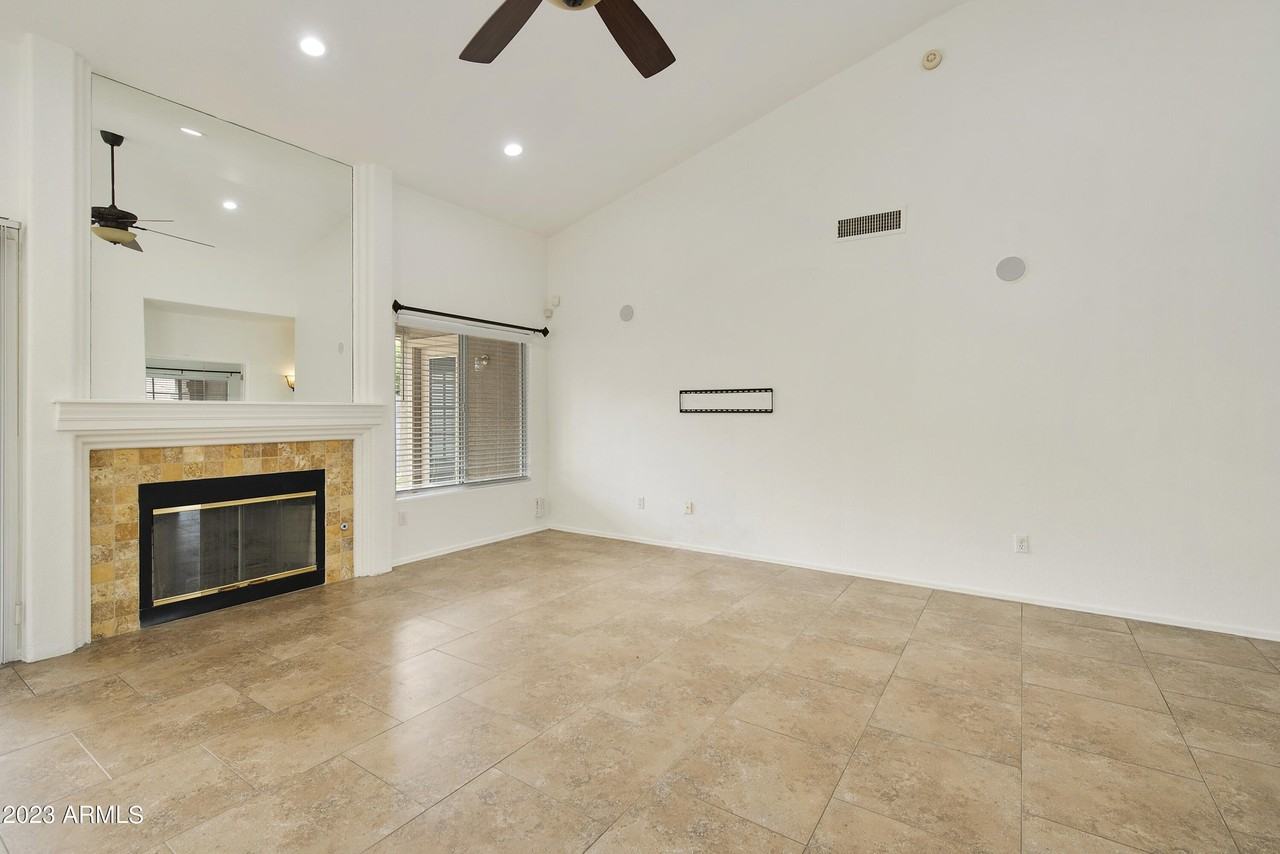 4611 E Fernwood Ct - Photo 6 of 37