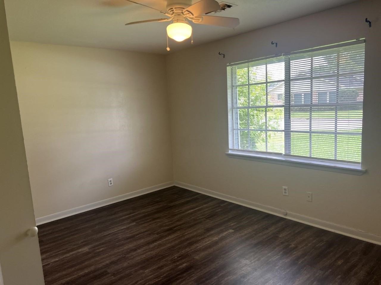 375 Littlejohn Dr - Photo 2 of 6