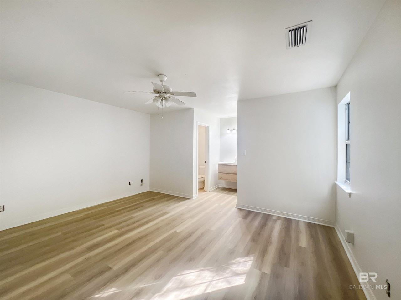 3 Twin Echo Ct #B - Photo 4 of 10