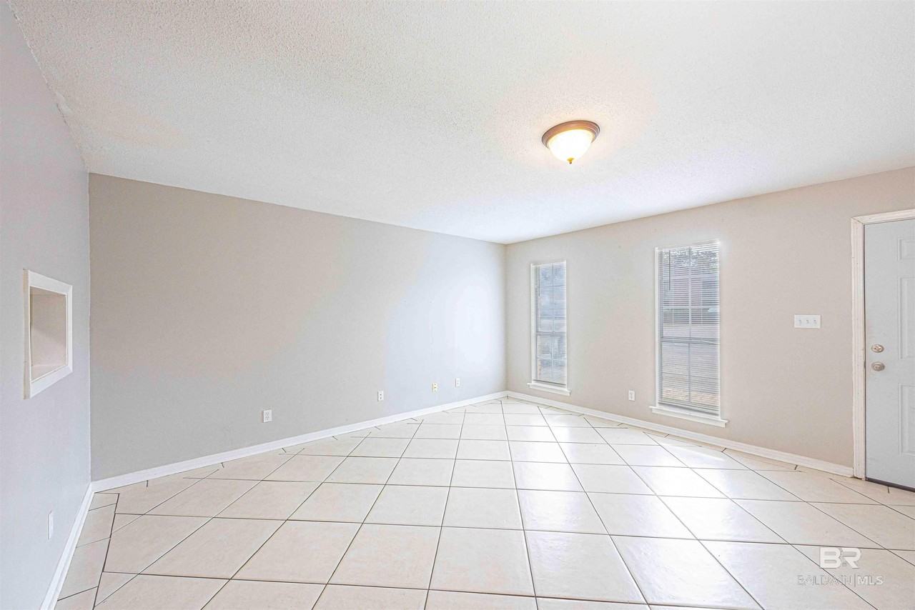 600 Cheshire Ln #A4 - Photo 3 of 16