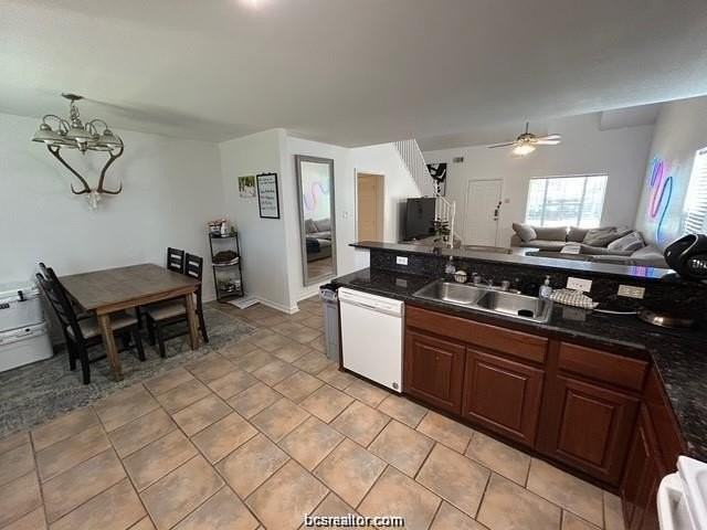 1716 Boardwalk Ct - Photo 7 of 26