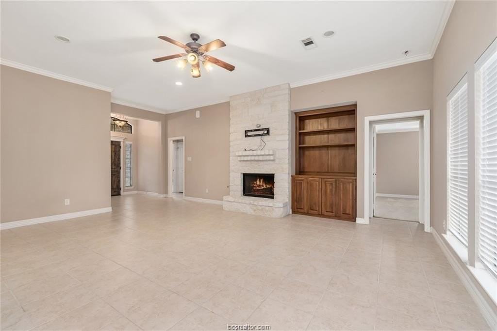 15606 Wood Brook Ln - Photo 3 of 18