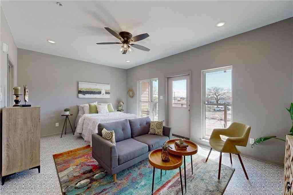 101 W 33rd St #202 - Photo 7 of 18