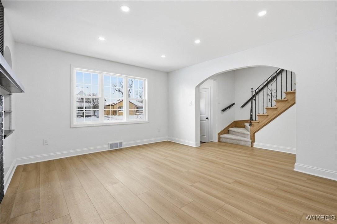 219 Louvaine Dr - Photo 7 of 37