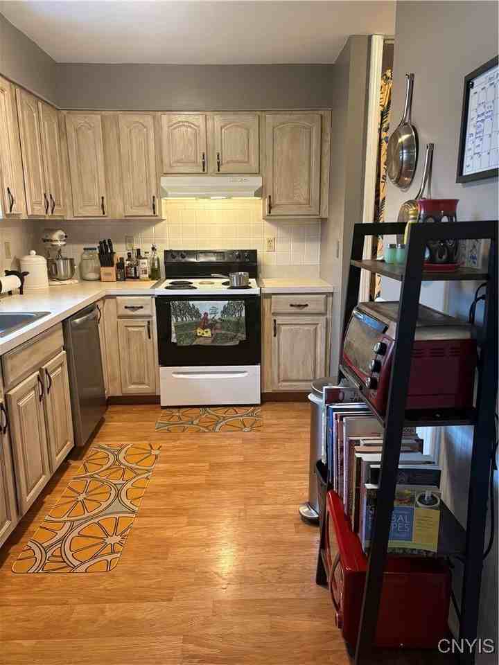 214 Wildwood Rdg - Photo 6 of 16