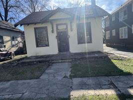 featured image of 715 Wright Ave