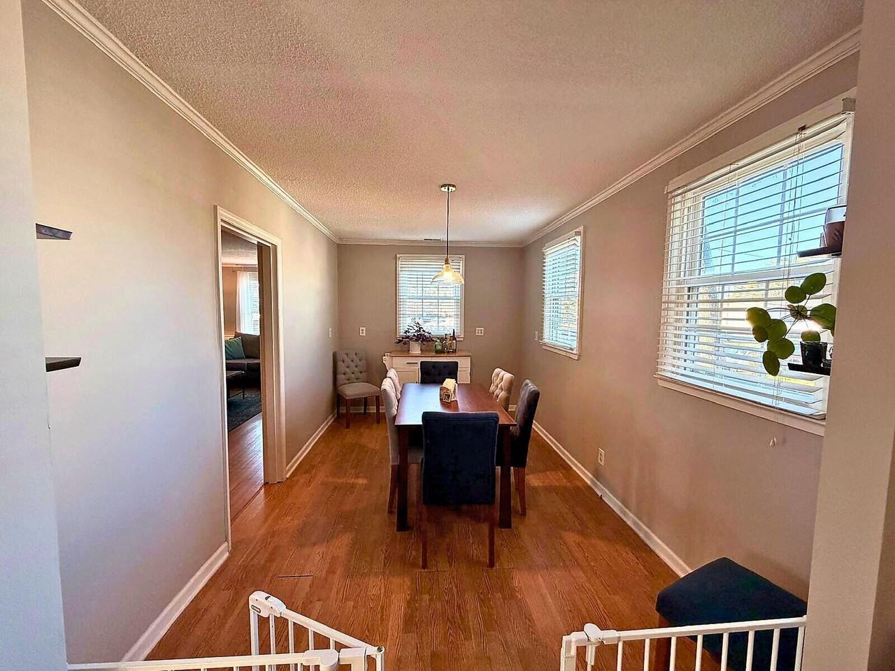 418 Friar Rd - Photo 7 of 29