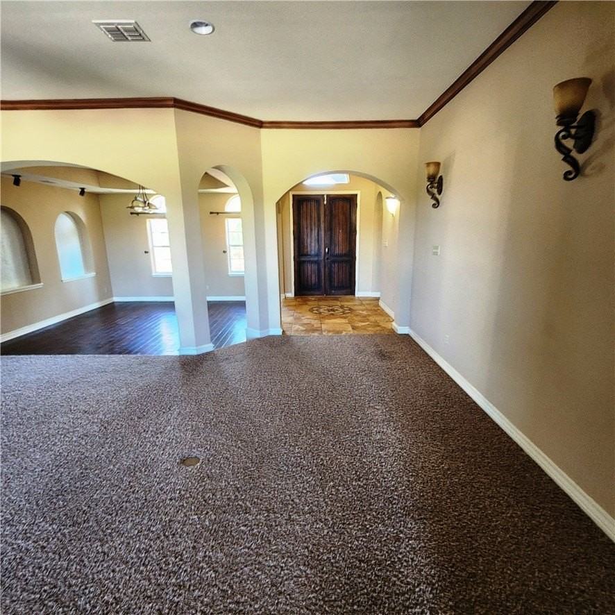 8417 Lago Vista Dr - Photo 2 of 35