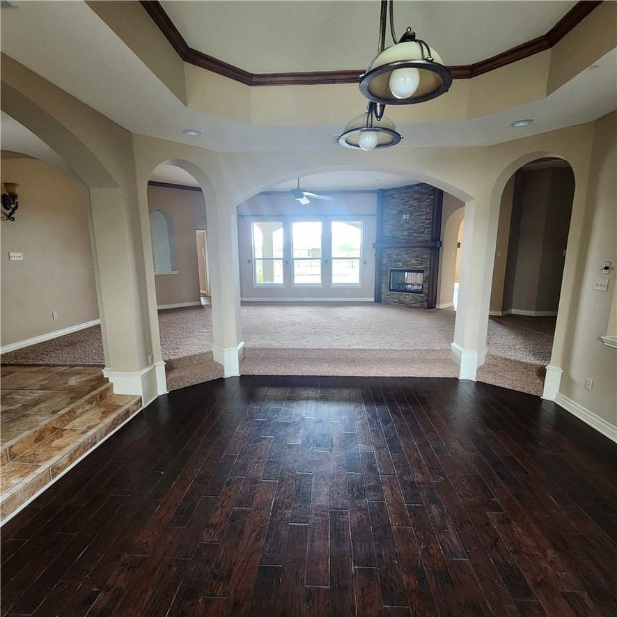 8417 Lago Vista Dr - Photo 4 of 35