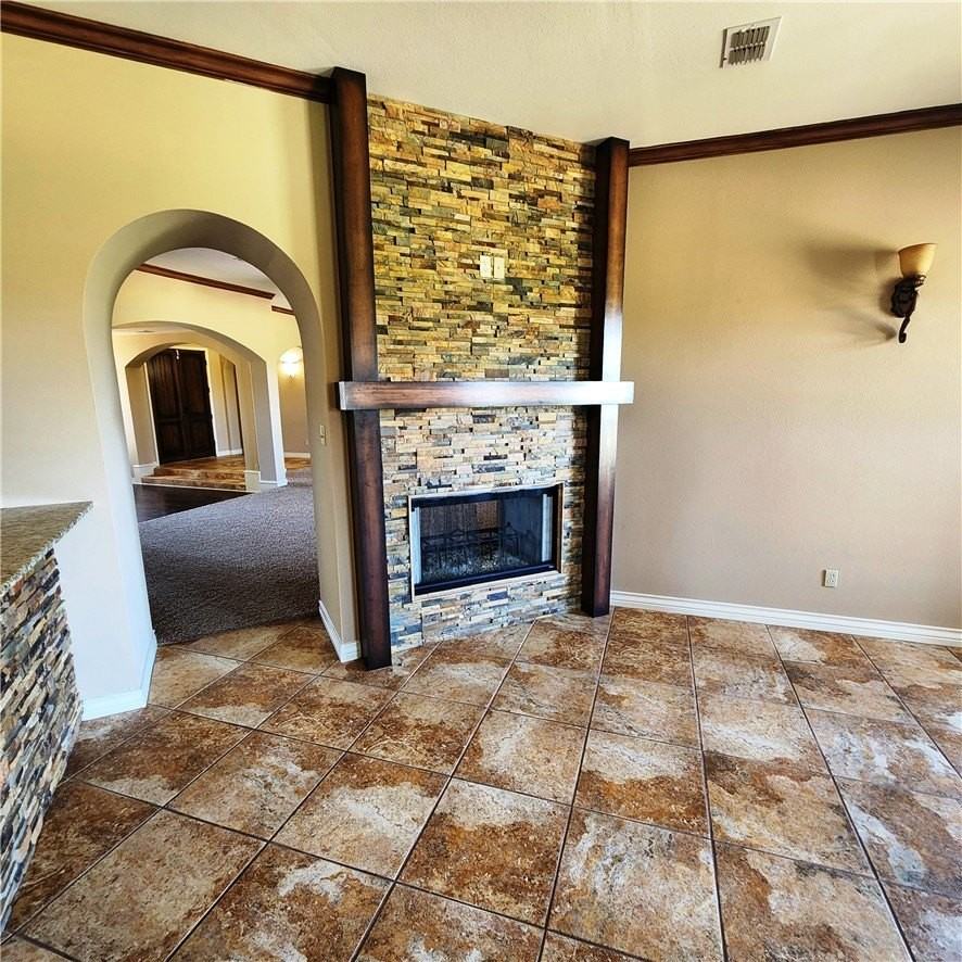 8417 Lago Vista Dr - Photo 7 of 35