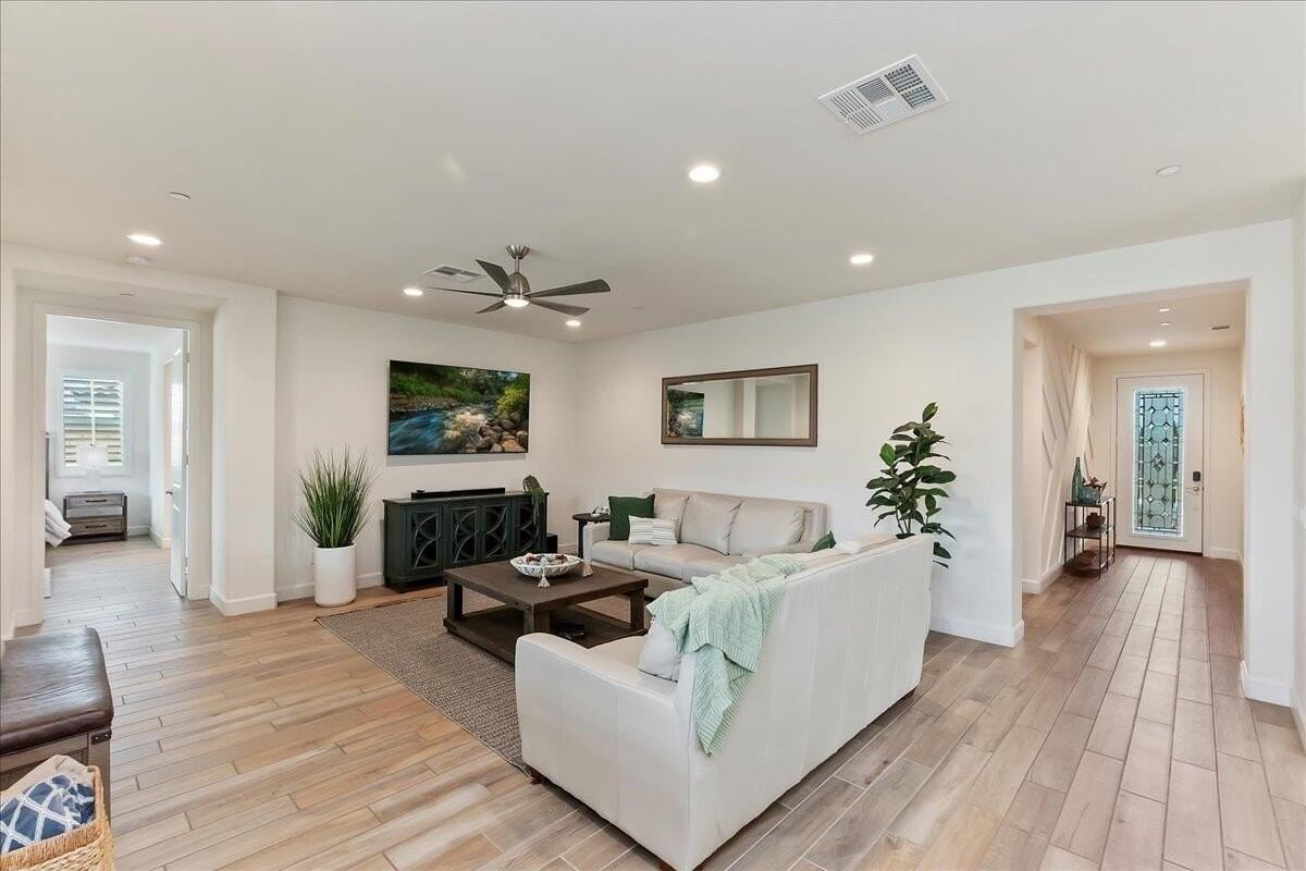 58179 Aragon Way - Photo 3 of 35