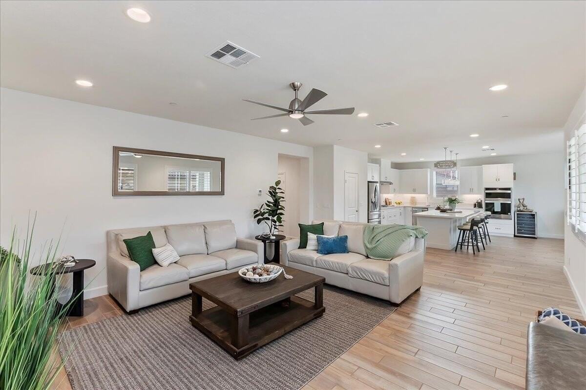 58179 Aragon Way - Photo 4 of 35