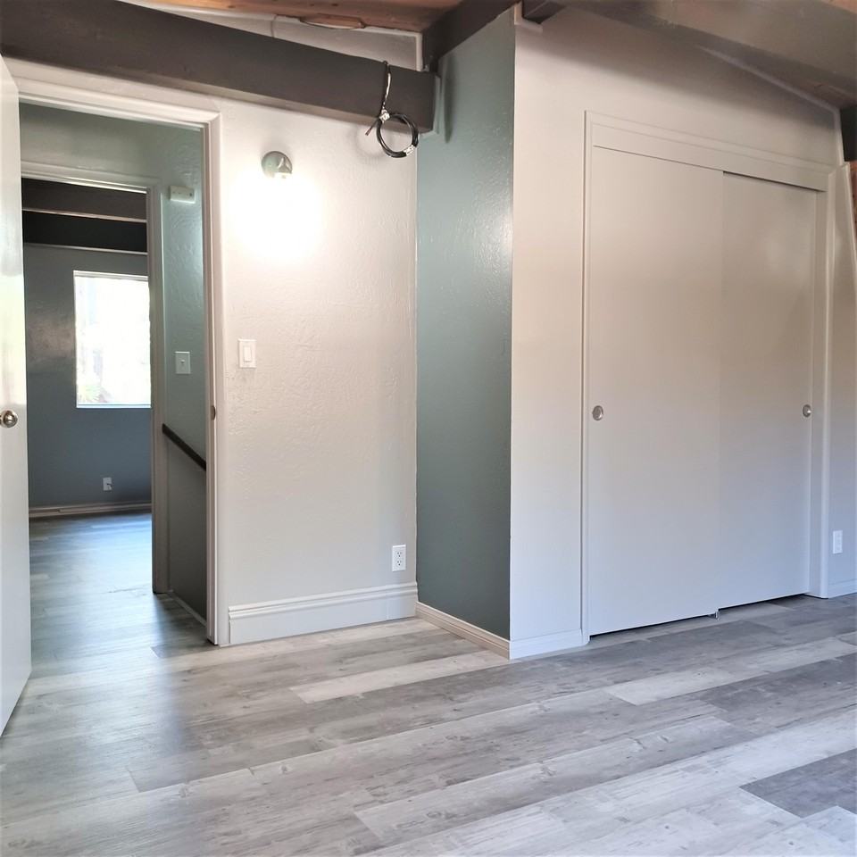 817 W Rainbow Blvd - Photo 5 of 7