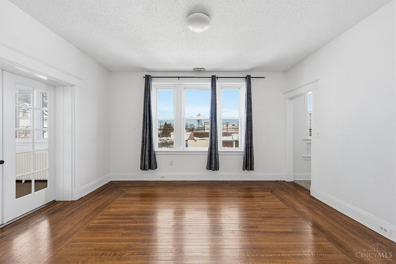 3098 Madison Rd Unit 2 #2 - Photo 3 of 13