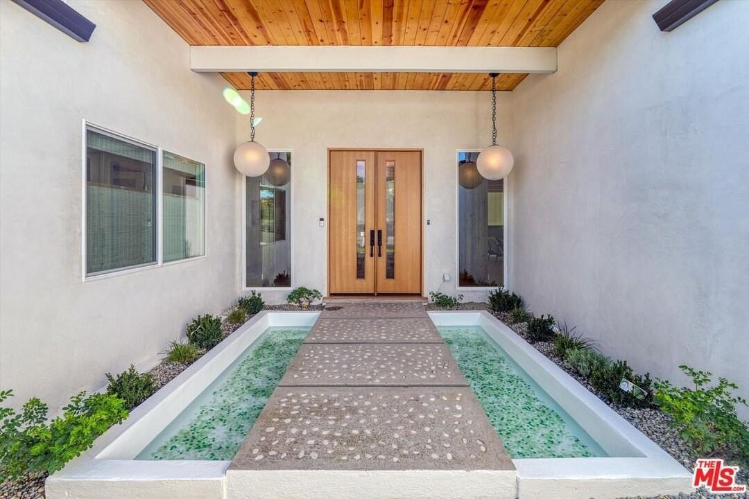 211 Bellino Dr - Photo 2 of 50