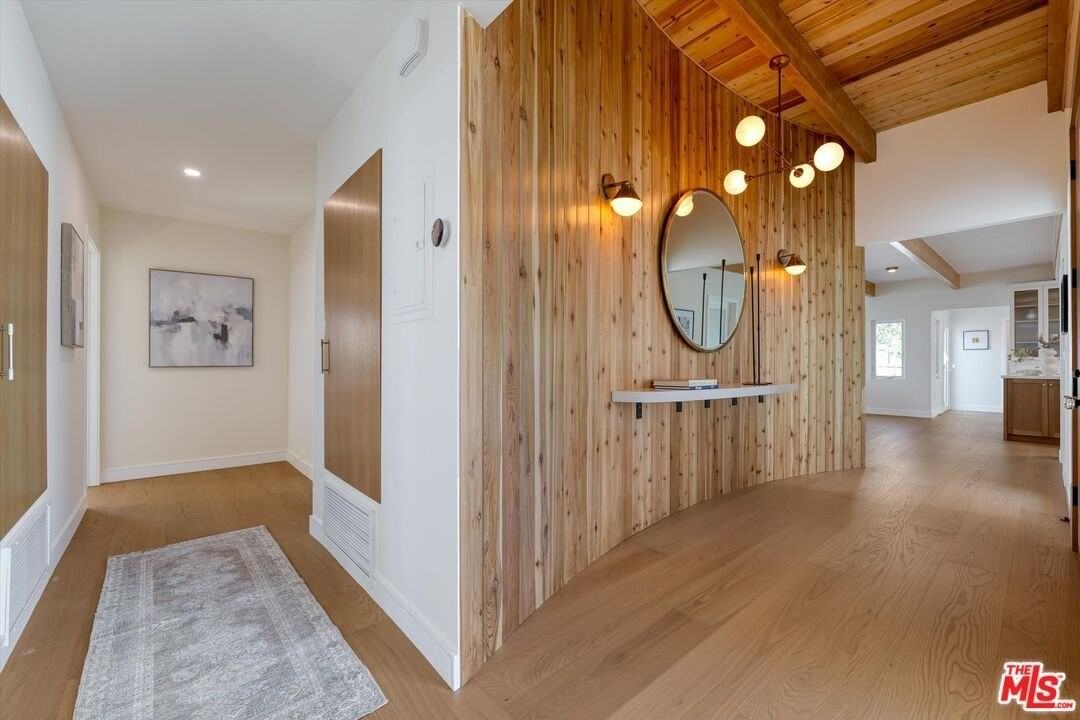 211 Bellino Dr - Photo 4 of 50