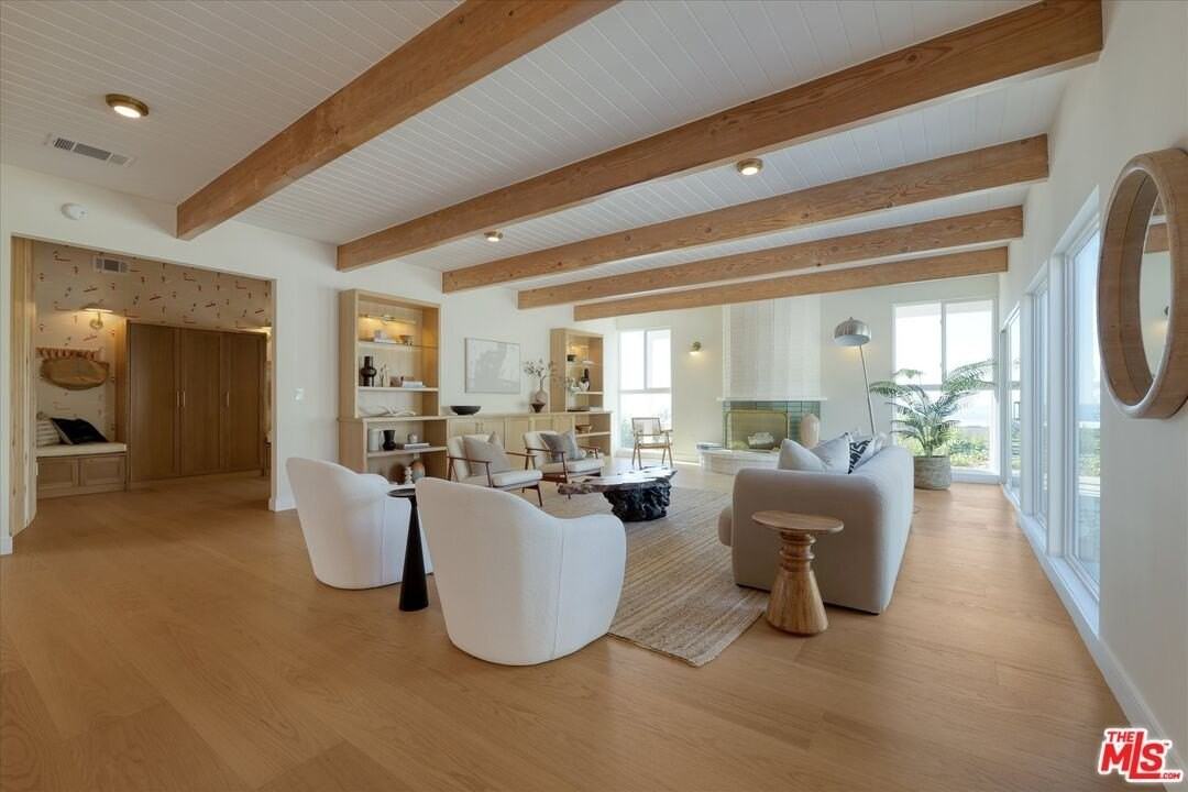 211 Bellino Dr - Photo 5 of 50