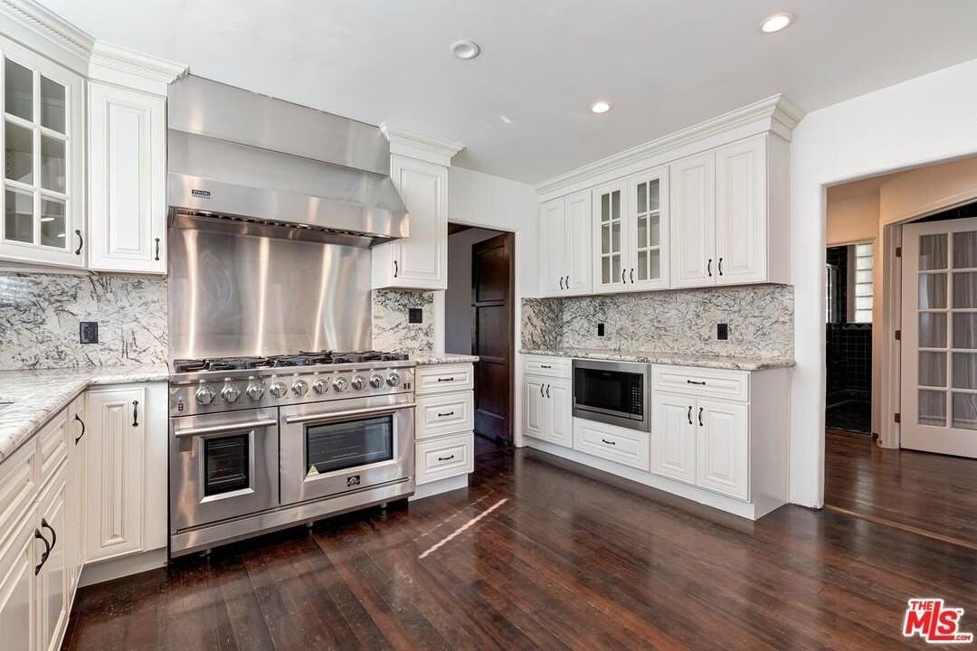 1304 San Vicente Blvd - Photo 6 of 29