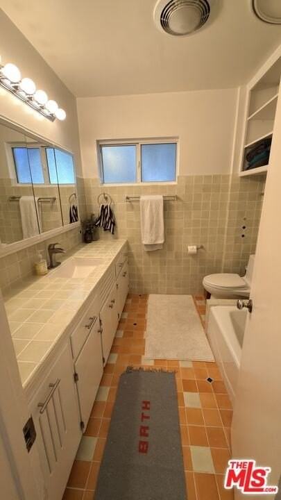 1570 Via Capri Apt 2 #2 - Photo 4 of 30