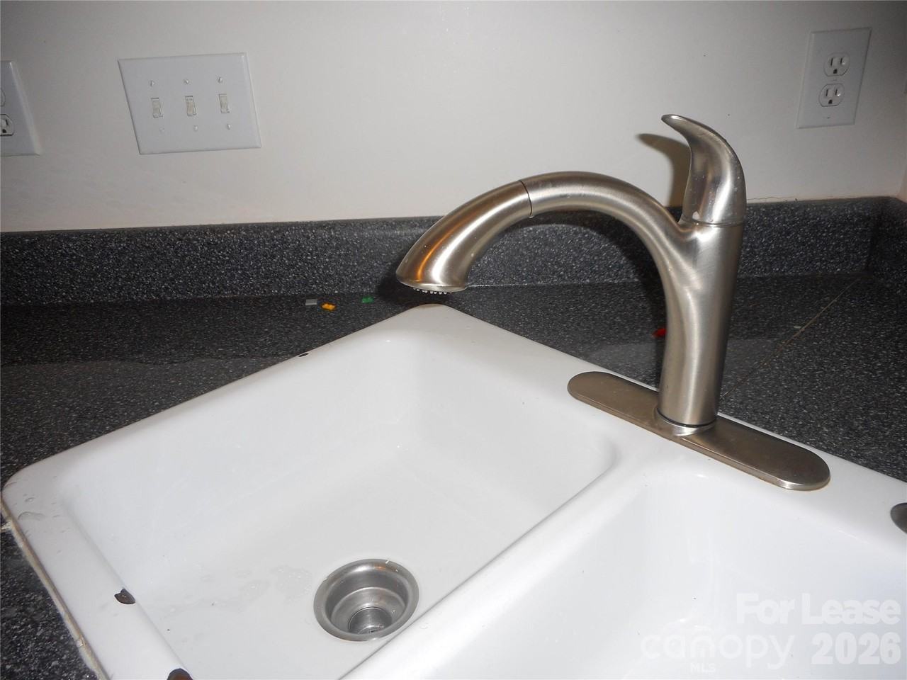 1957 University Heights Ln - Photo 5 of 20