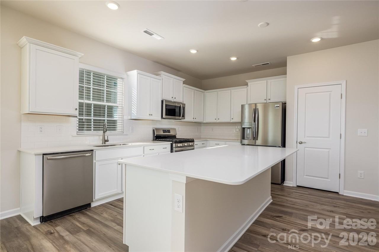 128 Carolina Cherry Ct - Photo 5 of 25