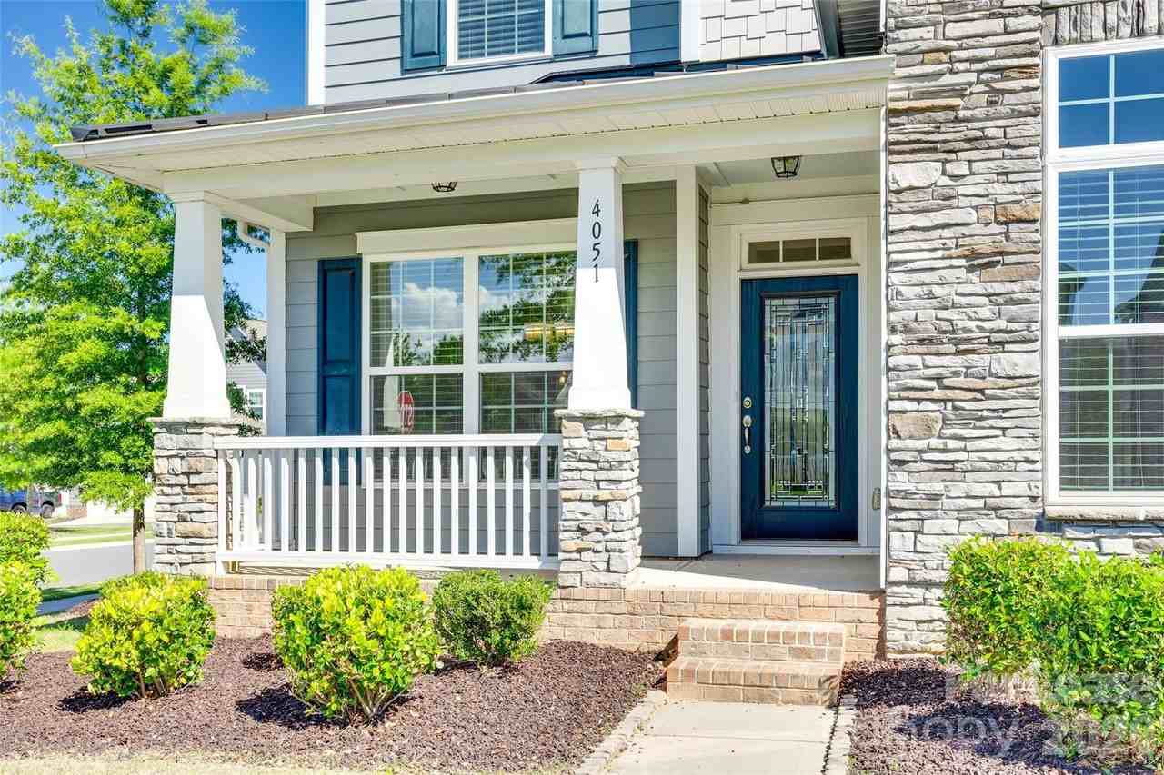 4051 Whittier Ln - Photo 2 of 39