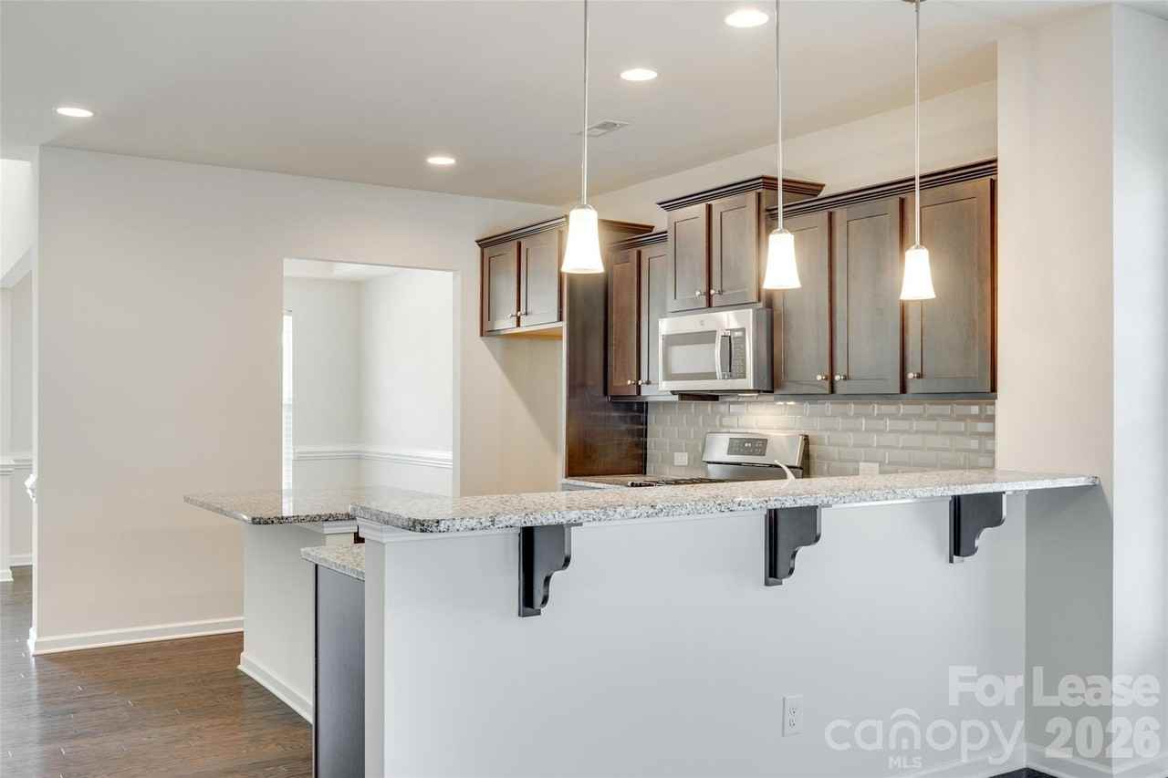 4051 Whittier Ln - Photo 7 of 39