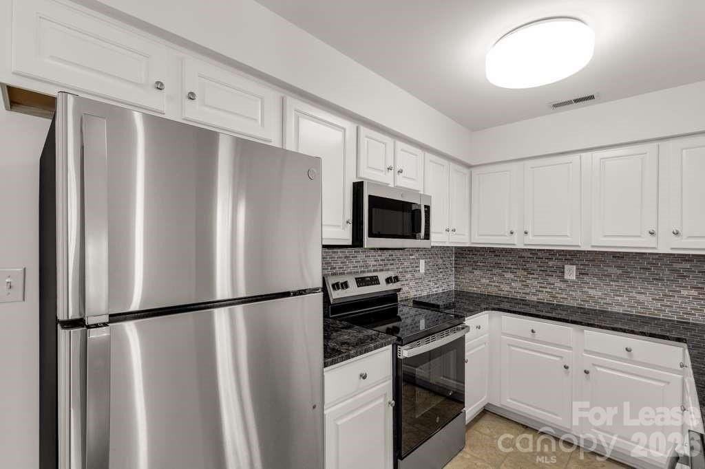 402 Sweetgum Dr - Photo 6 of 10