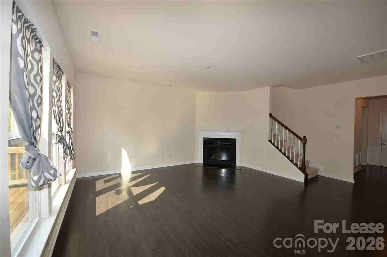 163 Farmers Folly Dr - Photo 7 of 26